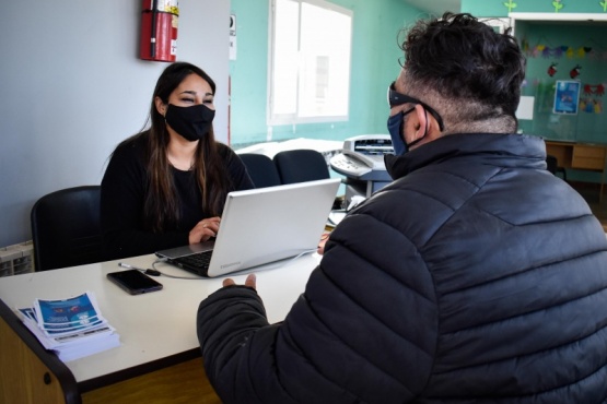 Actualización de expedientes en los Cenines Municipales