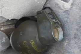 Un delincuente le lanzó una granada a un policía: "Ahora explotamos todos"