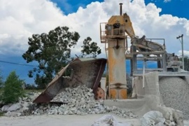 Trabajaba con una tolva y murió aplastado por las piedras