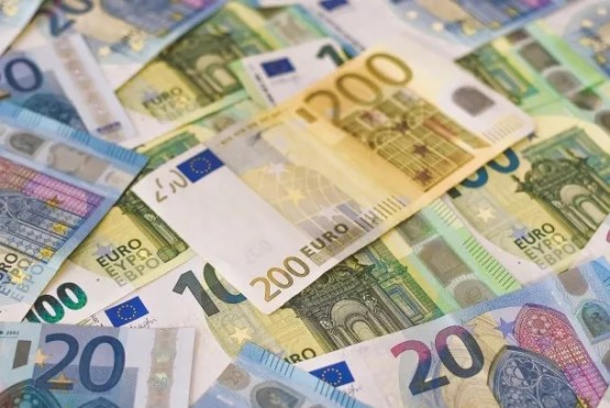 Más allá del euro: qué otros países comparten moneda