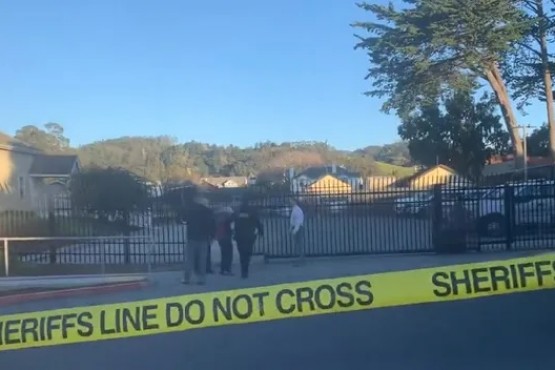 Al menos siete muertos en dos tiroteos en California