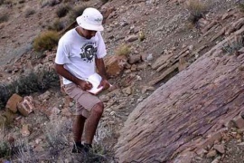 Descubren huellas de "patinadas" de dinosaurios de 130 millones de años en Neuquén