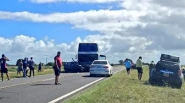 Accidente fatal en Ruta 11: dos muertos y cinco heridos