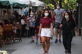 Covid-19 en Argentina: bajaron 48 % los contagios en una semana