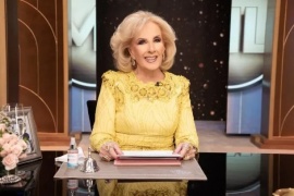 Mirtha Legrand subastó una camiseta autografiada por Lionel Messi