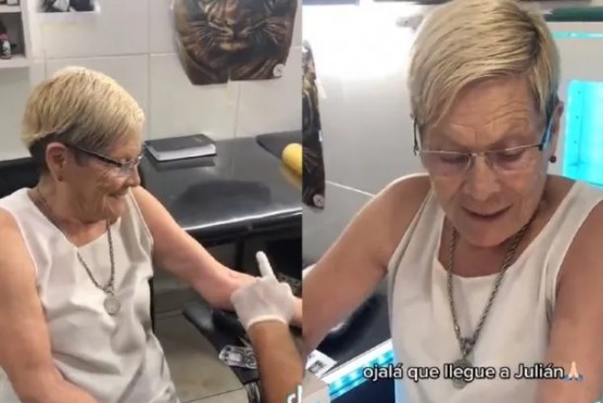 Abuela de 80 años se hizo un tatuaje en honor a Julián Álvarez y es viral