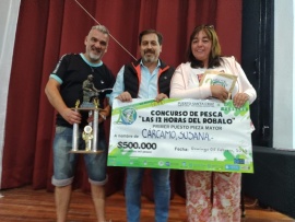 Una mujer ganó el primer lugar en el concurso de pesca en la Fiesta del Róbalo