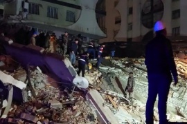 Más de 1.300 muertos por un terremoto en Turquía y Siria