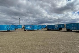 Trailers sanitarios en el barrio San Benito: "La idea es que vengan temprano así atendemos a más gente"