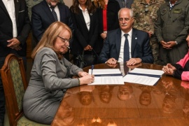 Santa Cruz firmó un convenio para desarrollar programas y proyectos de ciencia y tecnología