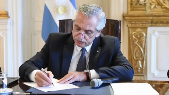 El Presidente firma convenio para construir en Berazategui sede de la Universidad Jauretche