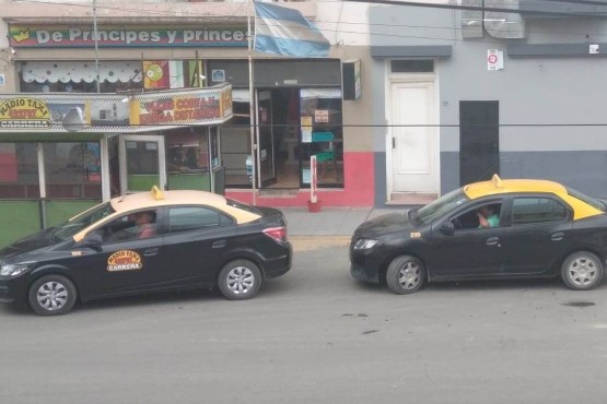 Taxistas insisten con la implementación de una tarifa nocturna