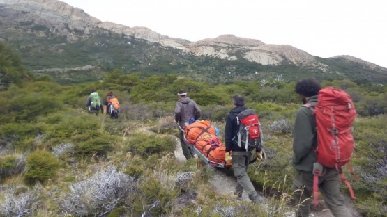 Evacuaron a una mujer desde Laguna de los Tres