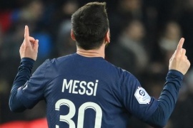 Con un tiro libre genial de Lionel Messi, el Paris Saint Germain ganó 4 a 3 en tiempo de descuento