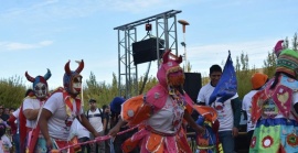 Color de carnaval en Isla Pavón y Puerto Santa Cruz