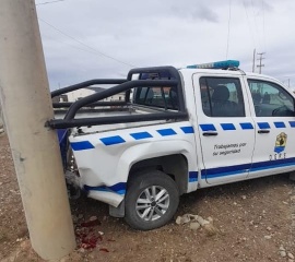 Chocó un móvil policial y todos fueron hospitalizados