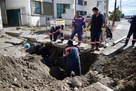 Municipio reparó una red cloacal que beneficiará a diez familias