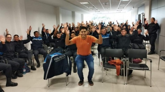 Policía se capacita en uso de lengua de señas argentina