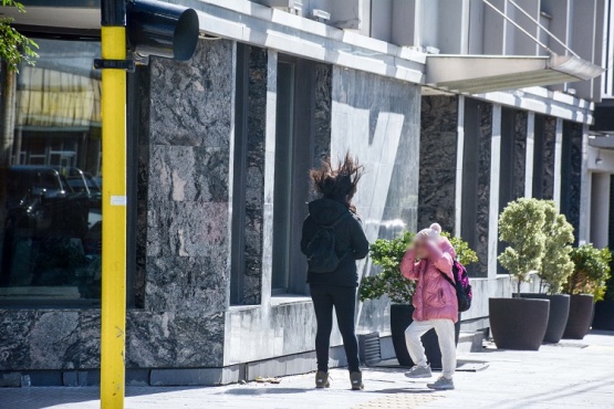 Por fuertes vientos, varios vecinos de Río Gallegos están sin luz