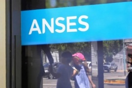Es oficial el bono de ANSES de 15 mil pesos: quiénes lo cobran y por cuántos meses