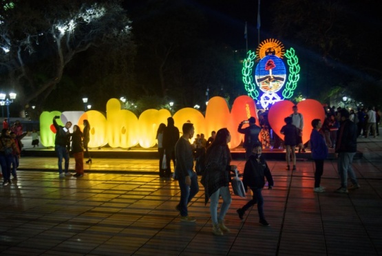 Diversas ciudades argentinas promocionan sus atractivos turísticos en Mendoza