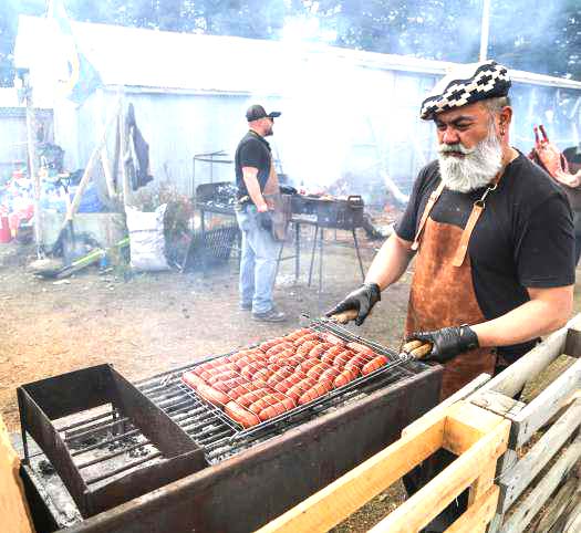 Magallánicos disfrutaron de mega asado de vaquilla