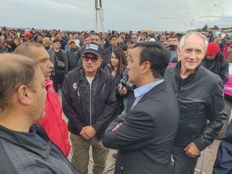 Los pilotos dialogaron esta tarde con el público. 