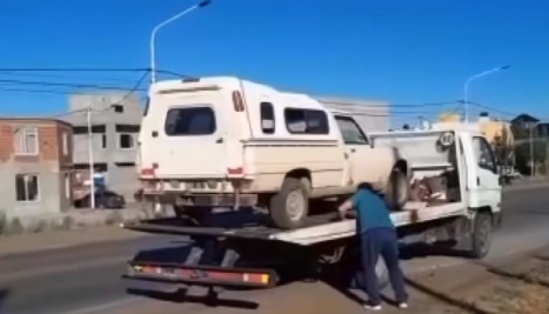 Manejaba ebrio y le secuestraron el auto