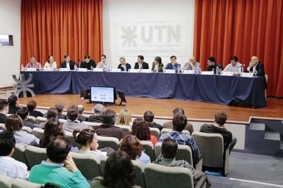 Debate de candidatos a Intendente en 2015 en Río Gallegos. 