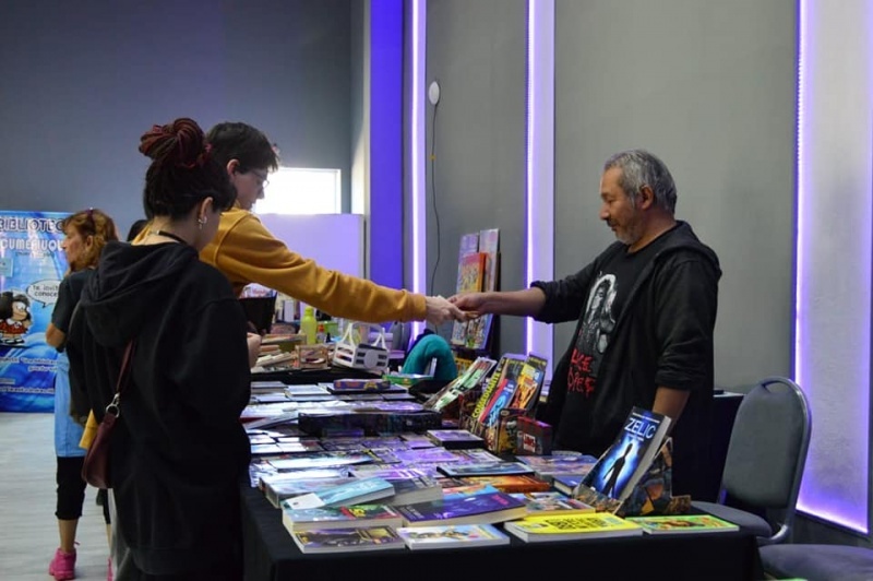 Feria del libro usado en Caleta Olivia 