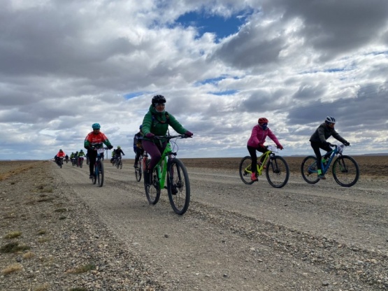 Ciclistas recorrieron 186 kilómetros desde la Naciente del Río Gallegos