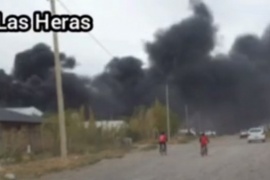 Bomberos sofocaron incendio en planta recicladora