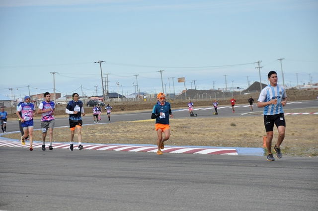 Corrida Tiempo de Mujeres en el Autódromo José Muñiz. 