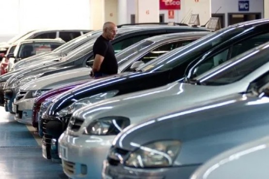 Cuántos salarios mínimos se necesitan para comprar el auto más barato