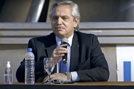 Alberto Fernández felicitó a los gobernadores electos de Neuquén y Río Negro
