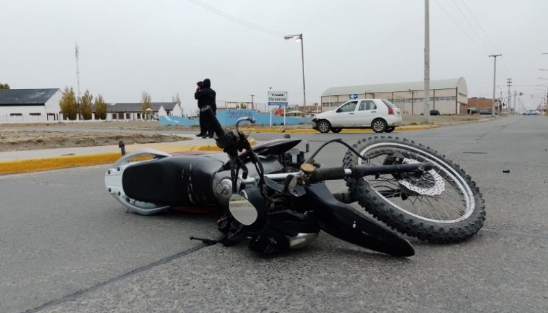 Motociclista hospitalizado tras choque 