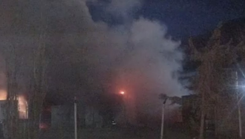 Bomberos sofocaron incendio en una empresa