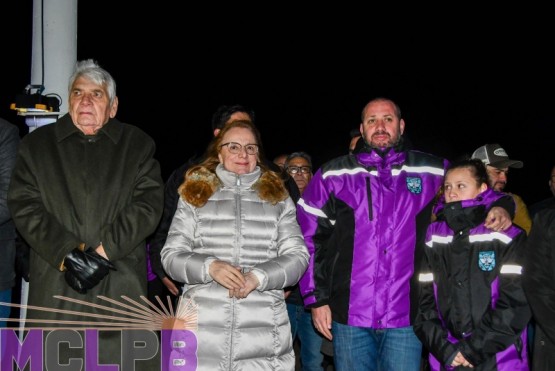 La Gobernadora junto al Intendente inauguraron la nueva iluminación en la zona sur