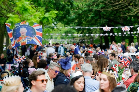 Los británicos celebraron la coronación de Carlos III con fiestas vecinales y un gran concierto