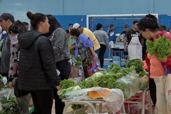 Con productos frescos y precios accesibles la feria “A Tu Puerta” concretó un nuevo encuentro y sumó “A tu Puerta Visión” 