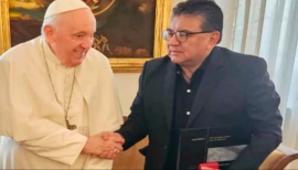 El gremio de peones rurales firmó un convenio de “asistencia alimentaria” con el papa Francisco
