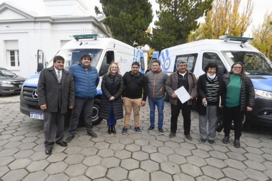 Treinta y seis nuevas ambulancias llegaron a las localidades de Santa Cruz