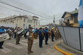 Desfile, locro popular y cultura tradicional para celebrar el 25 de Mayo