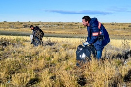 Tareas de limpieza y saneamiento en la Laguna Marina