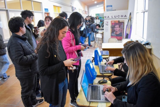 Estudiantes de la UNPA pudieron cargar el boleto estudiantil en la SUBE