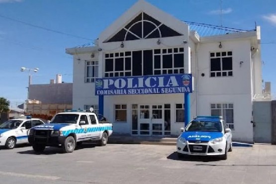 Un hombre agredió a su pareja, luego se autolesionó y terminó internado 