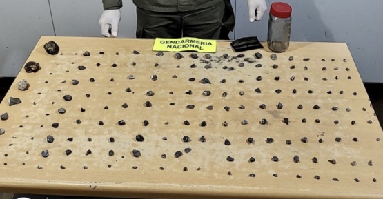 Viajaba desde Santa Cruz con 184 meteoritos en su vehículo