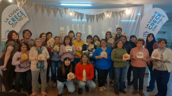 Río Turbio realizó un taller de manualidades para adultos mayores