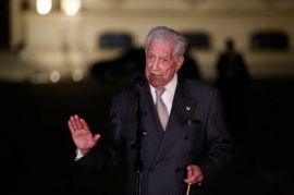 El escritor Mario Vargas Llosa hospitalizado por coronavirus