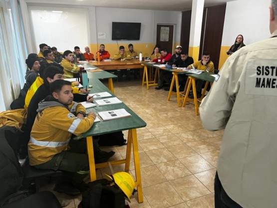 Brigadistas de Santa Cruz iniciaron el curso para jefe de cuadrilla en la Patagonia